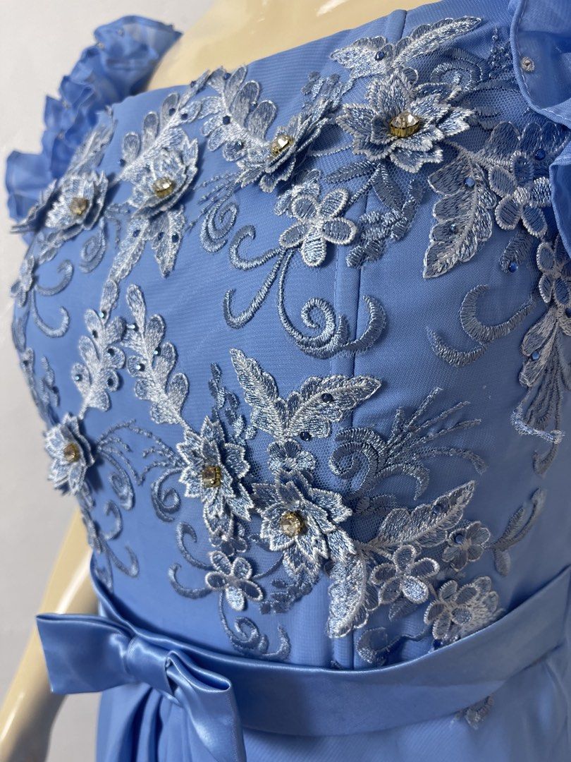 Blue Gown (Category: Evening dresses & gowns) located in San Simon. Submitted by gonzalescr83075 (Listing ID 1462182372, Image 3). Description: Length - 53 inches Bust -34 inches Waistline - 31 .
