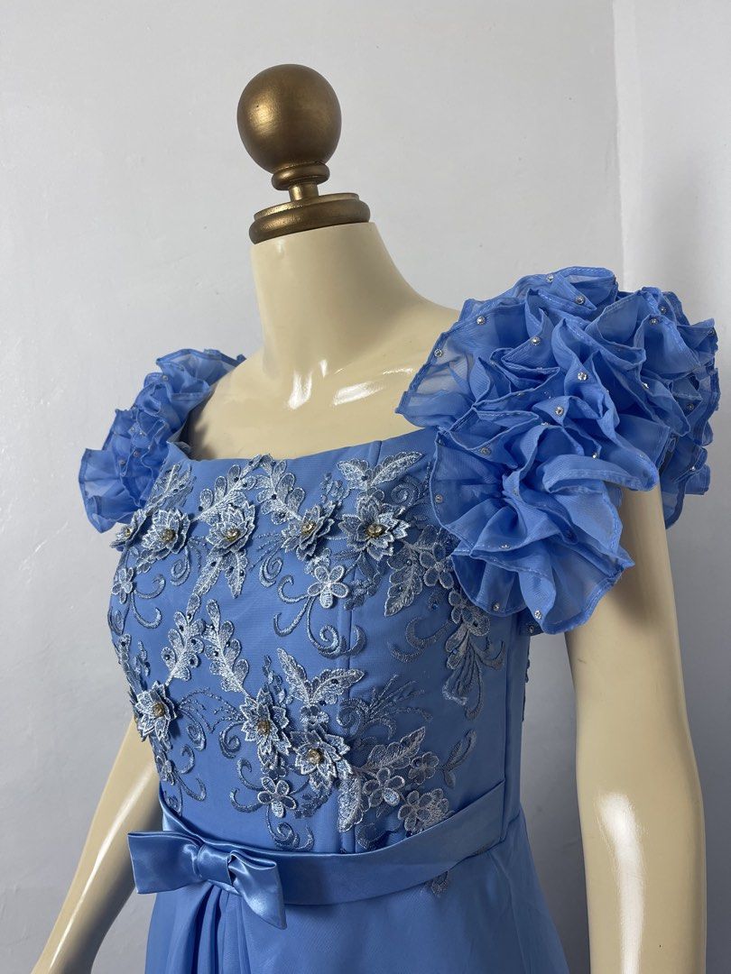 Blue Gown (Category: Evening dresses & gowns) located in San Simon. Submitted by gonzalescr83075 (Listing ID 1462182372, Image 2). Description: Length - 53 inches Bust -34 inches Waistline - 31 .
