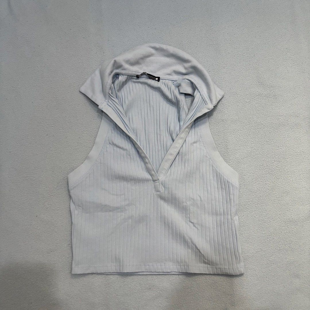 Blue Ribbed Halter Top (Category: Sleeveless) located in Quezon City. Submitted by kapnudols (Listing ID 1462096546, Image 1). Description: semi cropped no when worn mop: gcash, gotyme mod: j&t, sdd loc: commonwealth, qc.