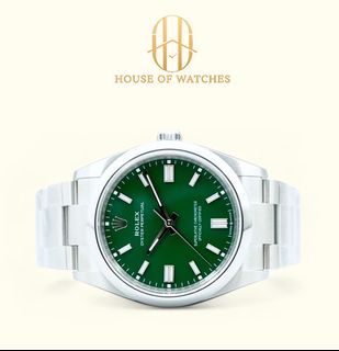 (Category: ) located in . Submitted by houseofwatches.sg (Listing ID 1462111730, Image 1). Description: .