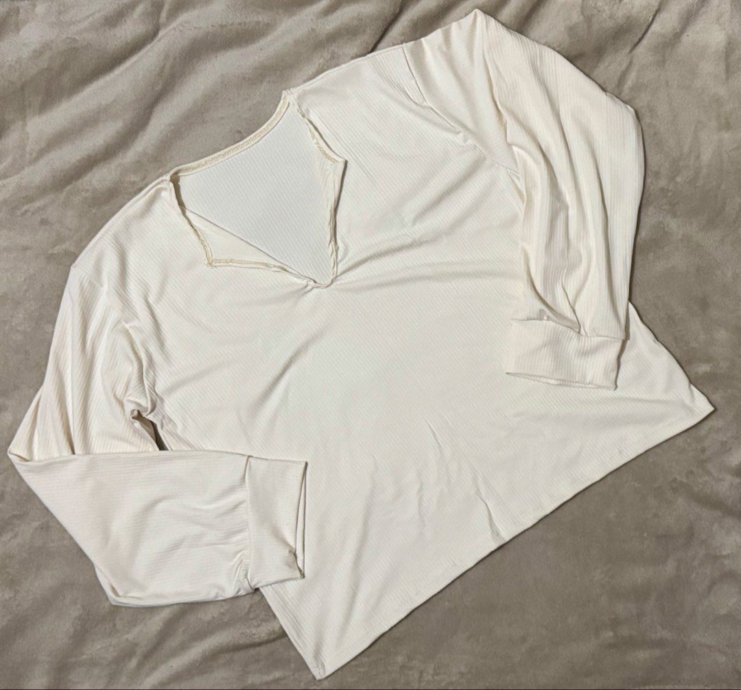 Brandnew plus size Longsleeves pullover coords (top & shorts) set (Category: Sets or Coordinates) located in Makati City. Submitted by jeangrey_18 (Listing ID 1462063388, Image 2). Description: Brandnew Top & Shorts set Beige Size L-2XL Fits 34-40 waist Ribbed fabric Super comfy ng tela Malambot and breathable No when worn since it’s brandnew ⚠️ PLEASE READ CAPTION BEFORE BUYING ⚠️ All brandnew items 📍Makati ❌ NO CASH ON DELIVERY ❌ NO RETURNS NO