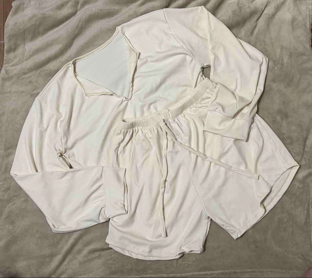 Brandnew plus size Longsleeves pullover coords (top & shorts) set (Category: Sets or Coordinates) located in Makati City. Submitted by jeangrey_18 (Listing ID 1462063388, Image 1). Description: Brandnew Top & Shorts set Beige Size L-2XL Fits 34-40 waist Ribbed fabric Super comfy ng tela Malambot and breathable No when worn since it’s brandnew ⚠️ PLEASE READ CAPTION BEFORE BUYING ⚠️ All brandnew items 📍Makati ❌ NO CASH ON DELIVERY ❌ NO RETURNS NO
