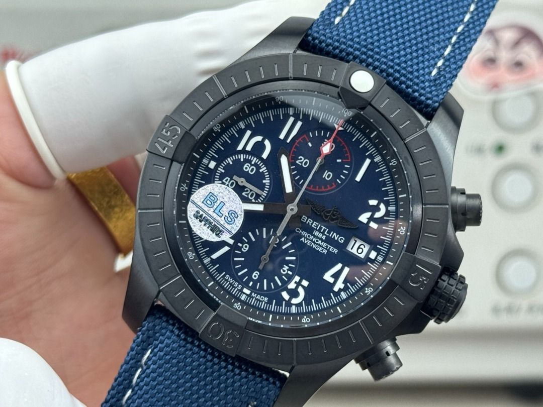 Breitling Avenger B01 Chronograph 45 (Category: Men's Watches) located in Pasig City. Submitted by wisefalcon6199 (Listing ID 1462110544, Image 3). Description: .