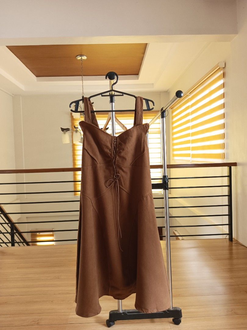 Brown dress (Category: Dresses) located in Manila. Submitted by yraeclub (Listing ID 1462125451, Image 2). Description: ♡ size: S-M.