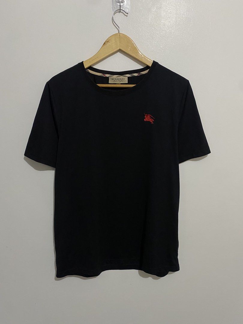 Burberry Black Tee (Category: Tshirts & Polo Shirts ) located in Batangas. Submitted by got.thrift (Listing ID 1462038334, Image 1). Description: W-20 L-27 Like New No Issue.