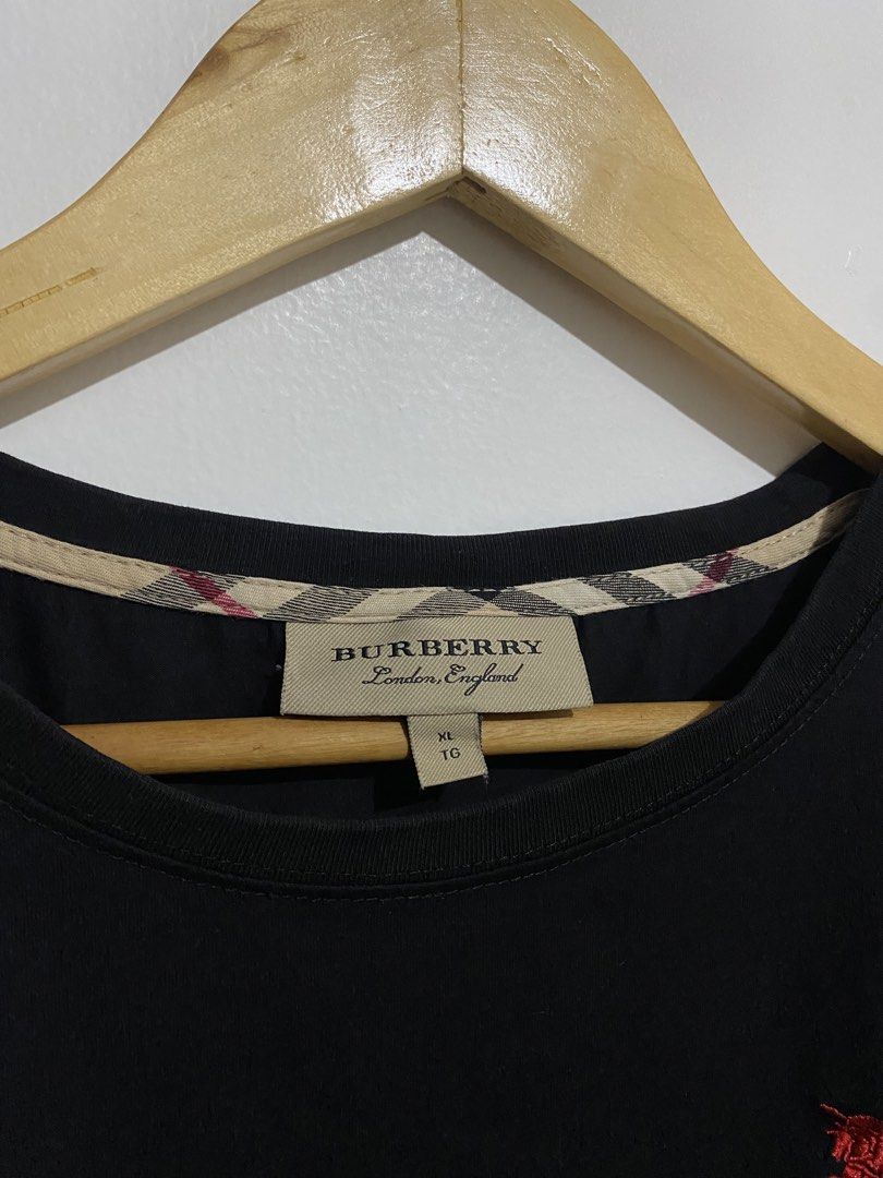 Burberry Black Tee (Category: Tshirts & Polo Shirts ) located in Batangas. Submitted by got.thrift (Listing ID 1462038334, Image 2). Description: W-20 L-27 Like New No Issue.