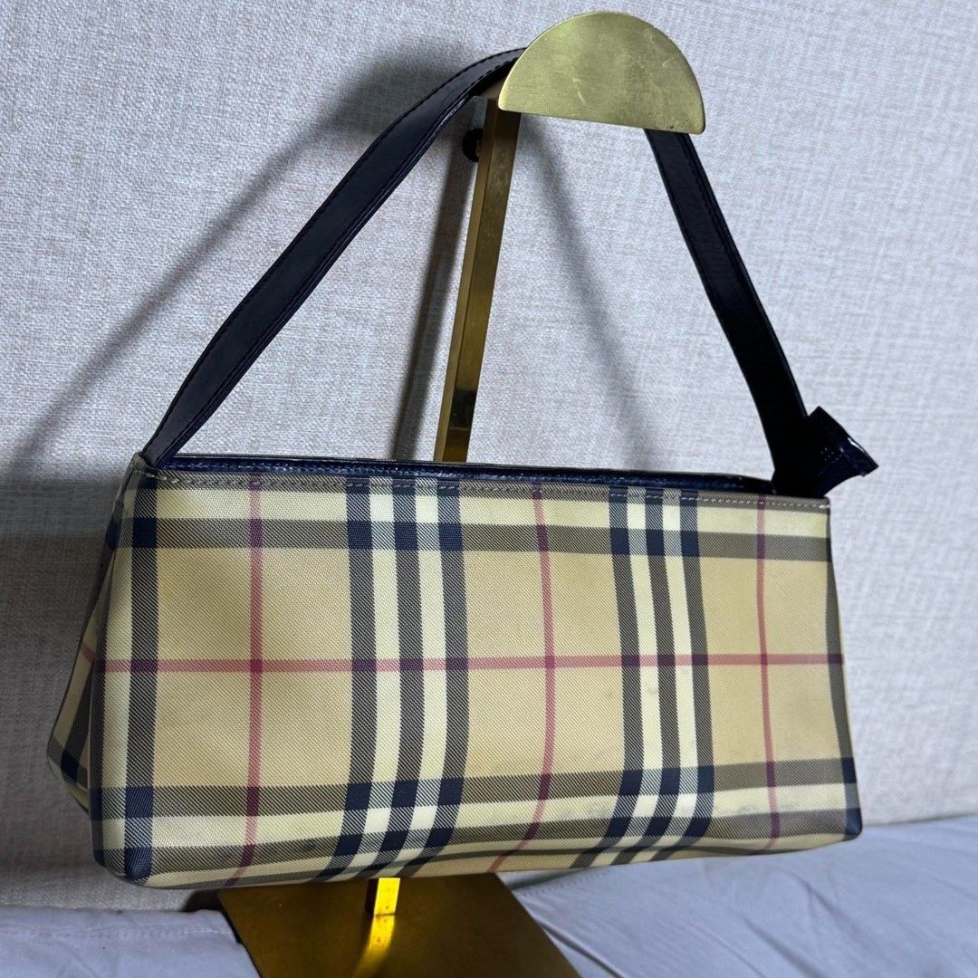 BURBERRY KILI2 BAG (Category: Luxury Bags & Wallets) located in Claveria. Submitted by jhunaceeeeee (Listing ID 1462082166, Image 3). Description: 💯Authentic No inclusion See pics.