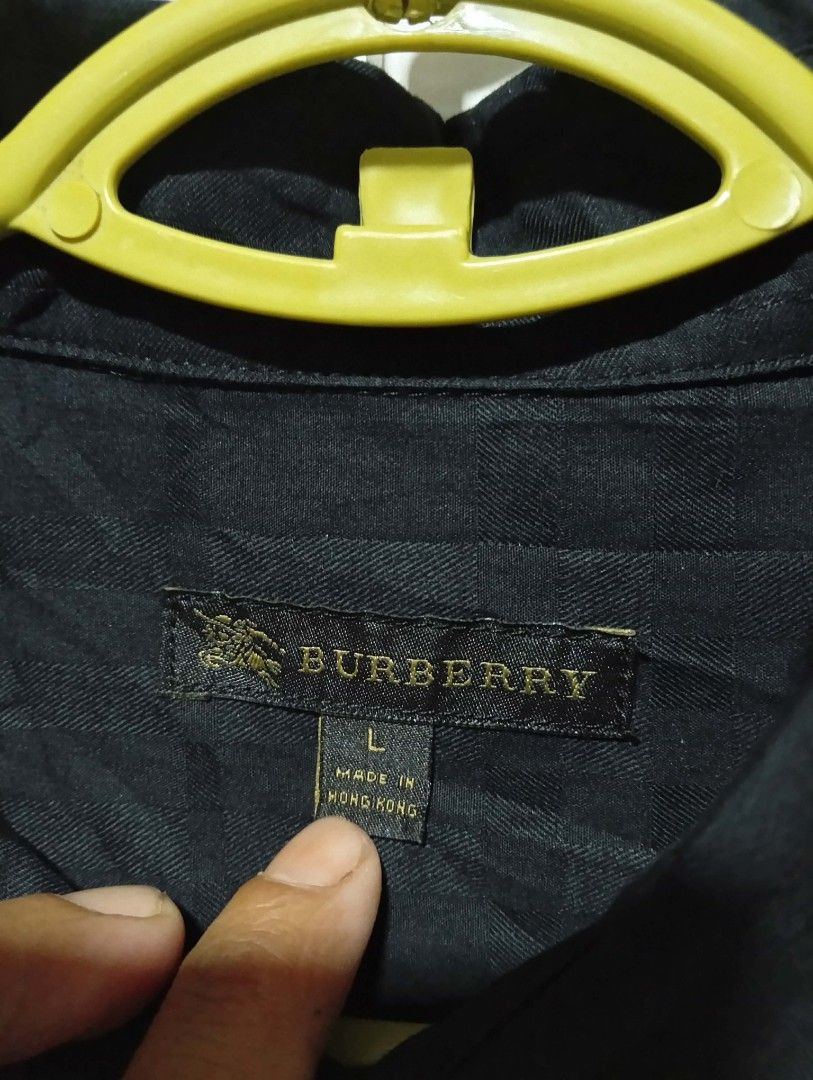 Burberry Polo Longsleeve button Up ( Authentic ) (Category: Formal Shirts) located in Barotac Nuevo. Submitted by john.pritz (Listing ID 1462112021, Image 3). Description: Burberry polo longsleeve button up ( Authentic ) Like new condi no issue Large on tag Width 22 to 23 Length 29.