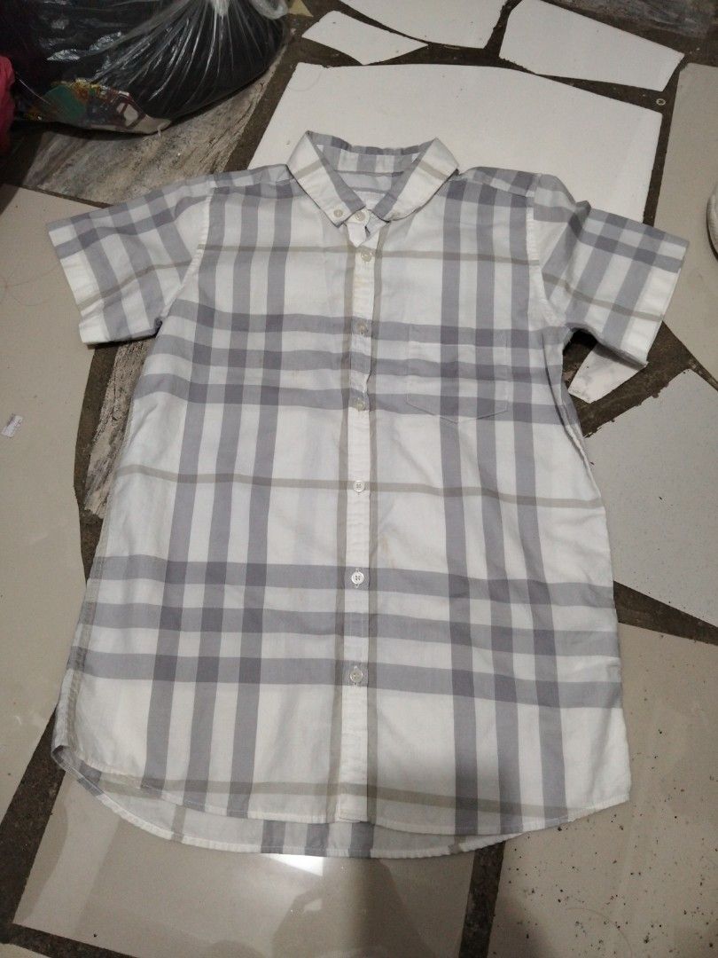 Burberry Polo Shirt (Category: Sets or Coordinates) located in El Salvador. Submitted by francheskaukayukay (Listing ID 1462041427, Image 1). Description: 12T small for women.