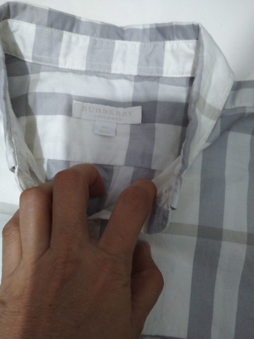 Burberry Polo Shirt (Category: Sets or Coordinates) located in El Salvador. Submitted by francheskaukayukay (Listing ID 1462041427, Image 2). Description: 12T small for women.