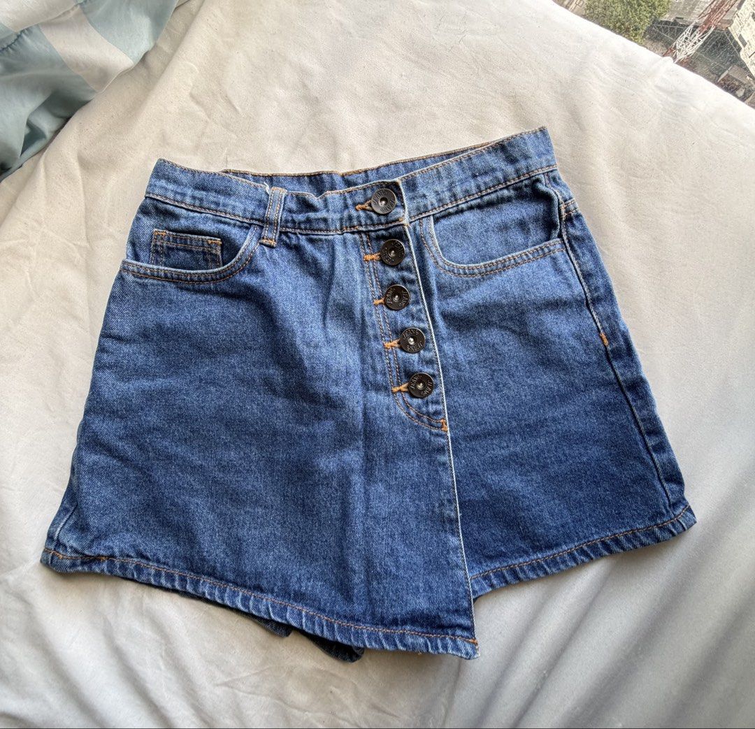 Button Down Skort (Category: Skirts) located in Manila. Submitted by xmagic.shopx (Listing ID 1462154247, Image 1). Description: .