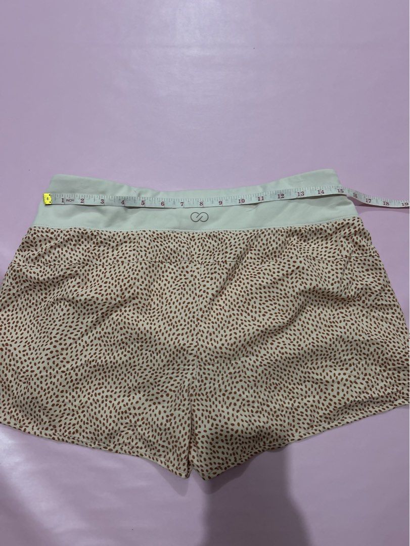 Calla Running Short (Category: Activewear) located in Manila. Submitted by chen_clybelles (Listing ID 1462181848, Image 3). Description: M to semi L.