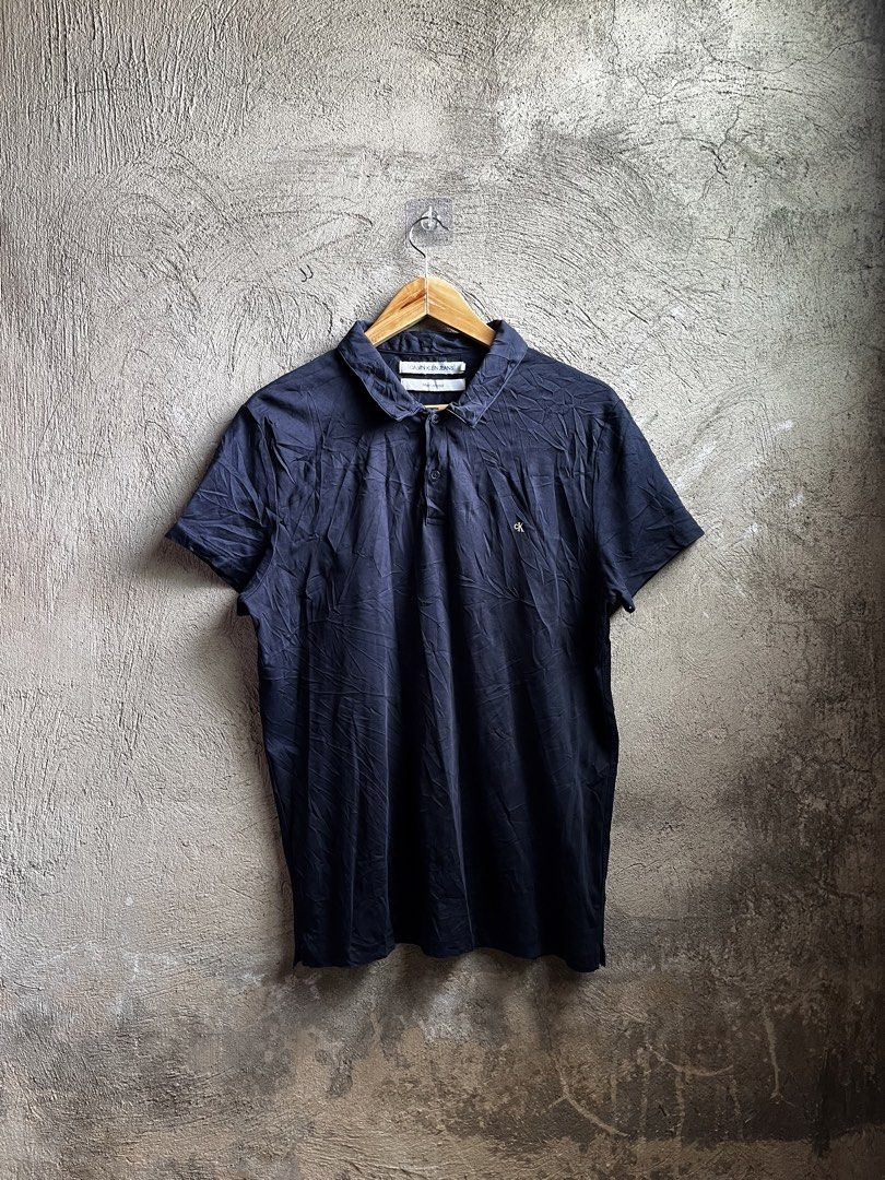CALVIN KLEIN (Category: Tshirts & Polo Shirts ) located in Cagayan de Oro. Submitted by rewornthriftph (Listing ID 1462044527, Image 1). Description: width: 20 length: 28 medium | FITS also on small Color rate: 9.5/10 Issue: NEED WASH In EXCELLENT Condition See details and reference on slides Payment Methods: GCASH/JNT PLS MANAGE YOUR EXPECTATIONS. THRIFT ITEMS, NO CANCELLATION ₱500.