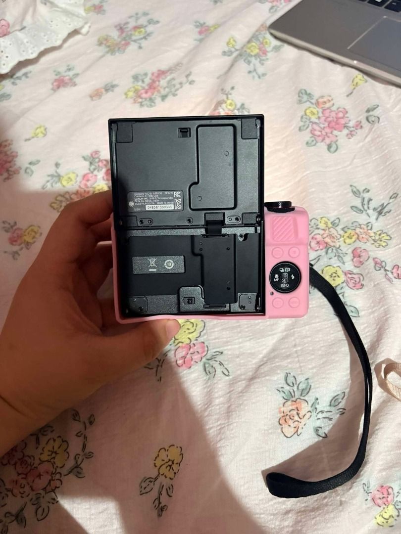 Canon G7X Mark II (Category: Cameras) located in Santo Tomas. Submitted by hillsm.cat (Listing ID 1462106352, Image 1). Description: Canon G7X Mark II, Lady-owned and in pristine condition Fully functional Body condition: 10/10 Issues: No Issues, all buttons are working Price: 48,000, slightly negotiable Inclusions: • Camera unit • Original battery • Camera strap • Original charger • Original box • Manuals RFS: Need funds.