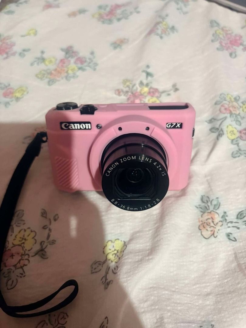 Canon G7X Mark II (Category: Cameras) located in Santo Tomas. Submitted by hillsm.cat (Listing ID 1462106352, Image 3). Description: Canon G7X Mark II, Lady-owned and in pristine condition Fully functional Body condition: 10/10 Issues: No Issues, all buttons are working Price: 48,000, slightly negotiable Inclusions: • Camera unit • Original battery • Camera strap • Original charger • Original box • Manuals RFS: Need funds.