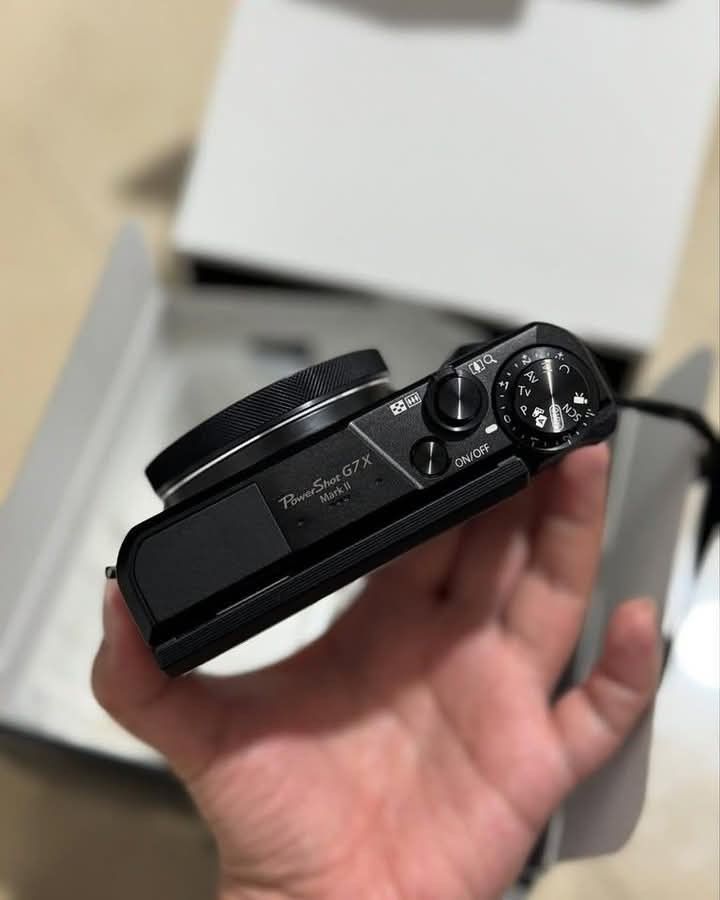 Canon PowerShot G7 X Mark II Digital Camera (Category: Cameras) located in Quezon City. Submitted by antawnmanganti (Listing ID 1462096756, Image 3). Description: - Canon G7 X Mark II camera - Ideal for everyday shots and vlogging - Flip-up screen for easy selfies - 4.2x optical zoom lens - Comes with original box and cables - Good working condition.