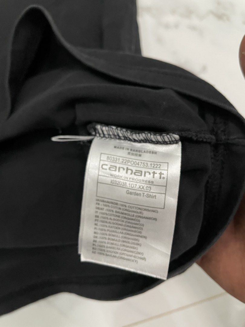 CARHARTT SHIRT (Category: Tshirts & Polo Shirts ) located in Pinamungahan. Submitted by yugenfajar95939 (Listing ID 1462050585, Image 3). Description: no issue color rate: 9.7/10 excellent condition 24x18.