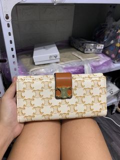 (Category: ) located in . Submitted by _prettysimplecollection (Listing ID 1462218501, Image 1). Description: .