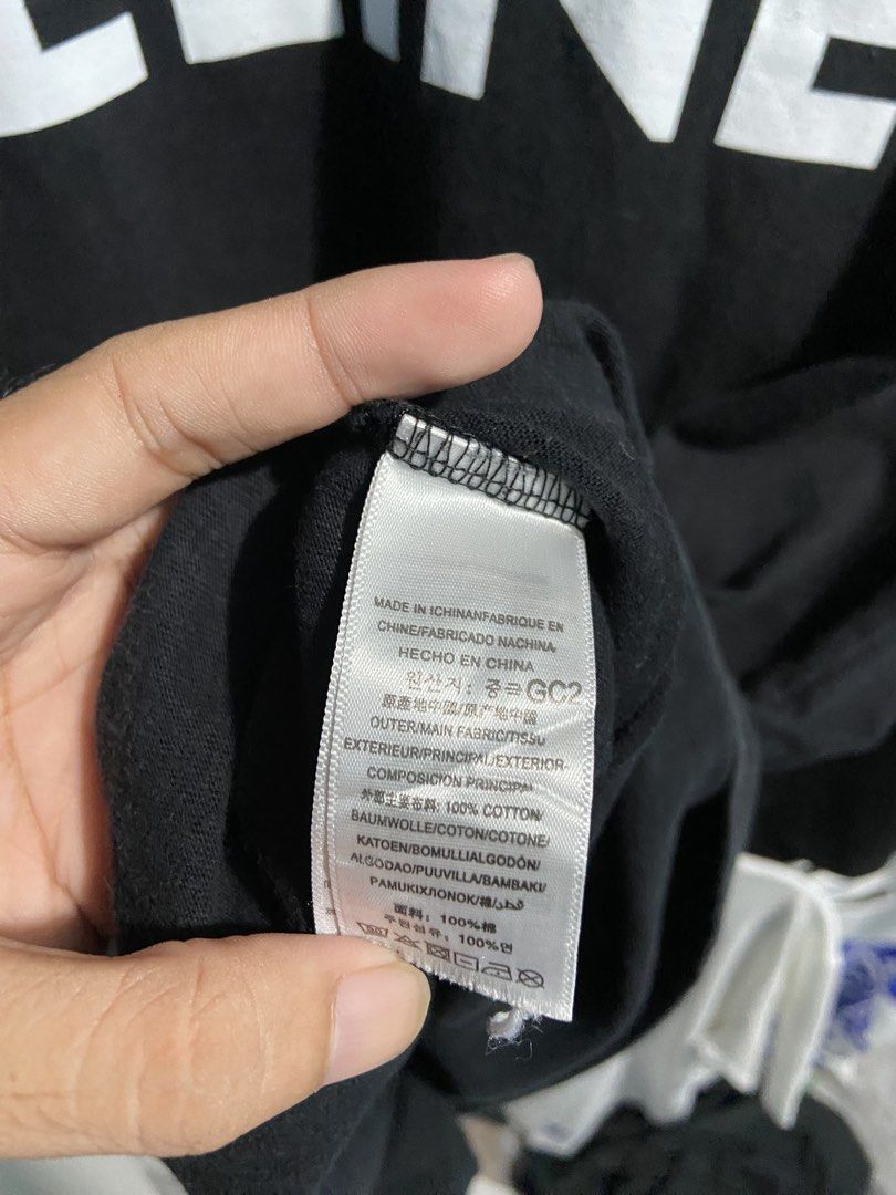 CELINE PARIS Black T-Shirt Size L (Category: Shirts) located in Manila. Submitted by kentjohnz. (Listing ID 1462150299, Image 3). Description: - Classic Black Celine Paris T-shirt - Simple and timeless design - Made from 100% premium cotton - Tagged as size L - Ideal for everyday comfort and style 28x21.