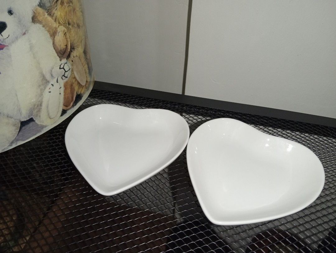 CERAMIC HEART D U O (Category: Storage Boxes & Baskets) located in Kawit. Submitted by gieclutter (Listing ID 1462035710, Image 1). Description: Flakers and joy reservers are 𝗻𝗼𝘁 𝗮𝗹𝗹𝗼𝘄𝗲𝗱 ✓𝗔𝗦 𝗜𝗦 ・Actual photos, sized precisely ・Verify the item's dimensions first ・ Expect minor flaws (uneven coatings, scratches, and paint chips) as items are sourced directly from the supplier ・All sales are final—no returns, exchanges, or refunds 𝗟𝗢