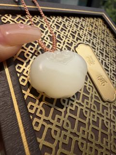 (Category: ) located in . Submitted by kawaiisini (Listing ID 1462084043, Image 1). Description: .