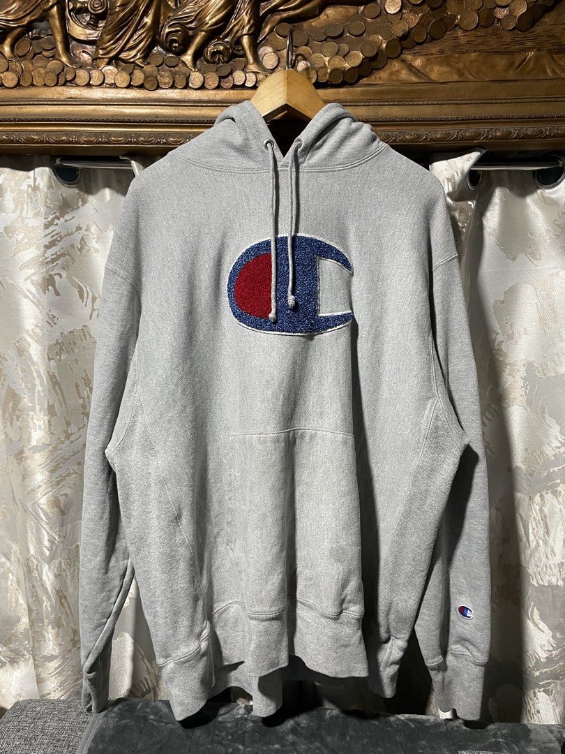 Champion Reverse Weave Grey Hoodie X-Large (Category: Hoodies) located in Caloocan City. Submitted by thrift.enough (Listing ID 1462179043, Image 1). Description: - Grey Champion Reverse Weave Hoodie - Features classic C logo on chest - Smaller C logo on sleeve - Front pocket - Minor faint stains on front pocket area - Made in Honduras.