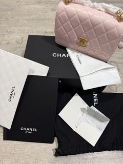 (Category: ) located in . Submitted by hype_essentials_sg (Listing ID 1462227878, Image 1). Description: .