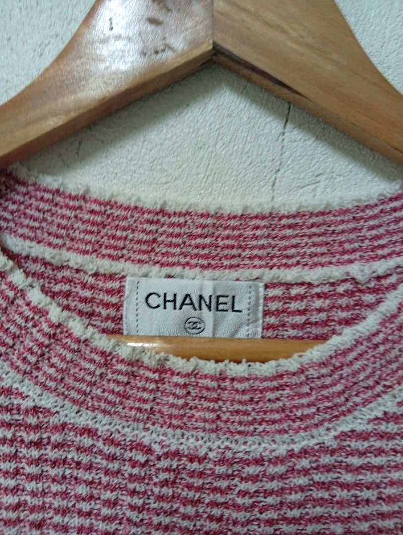 Channel Knitted (Category: Others Tops) located in Manila. Submitted by jaylordfermilan (Listing ID 1462116954, Image 3). Description: Cr:10/10 Dimes: 16x19 No issue as new condition.