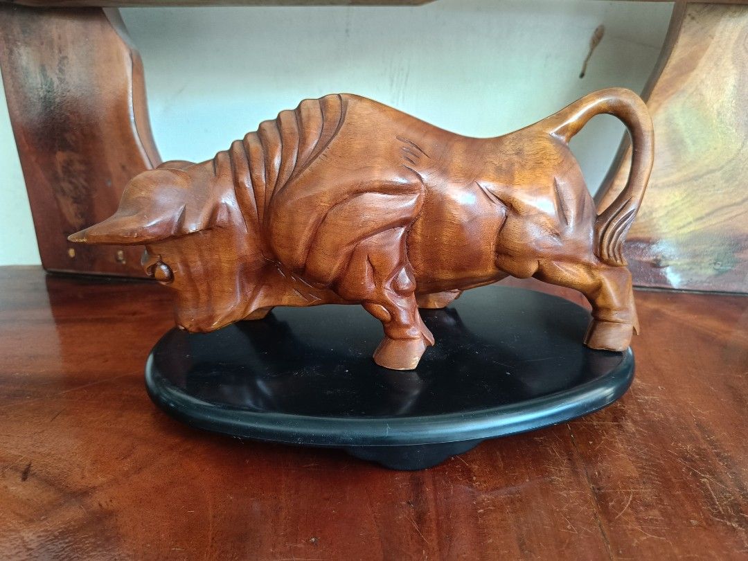 Charging Bull Wooden Statue (Category: Figurines & Statues) located in Imus. Submitted by ABrielleC (Listing ID 1462109774, Image 3). Description: Video Link https://youtube.com/shorts/tLt4oOgtniY?si=QVyP_6Ox_aWkLxlH Wood Material Plastic Base Height-5.75in Length-11.5in Width-4in Weight-0.75kg Japan Surplus Item First to pay Loc Imus Cavite.