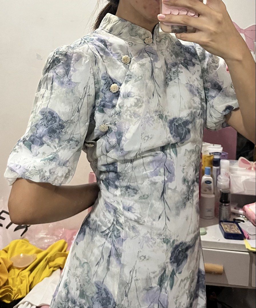 Chinese Collar Dress (Category: Dresses) located in Antipolo. Submitted by sldchloe_declutters (Listing ID 1462204410, Image 2). Description: Decluttering ❤️ •small to medium Loc: Antipolo.
