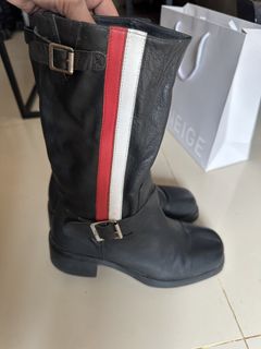 (Category: ) located in . Submitted by wear.next (Listing ID 1462056667, Image 1). Description: .