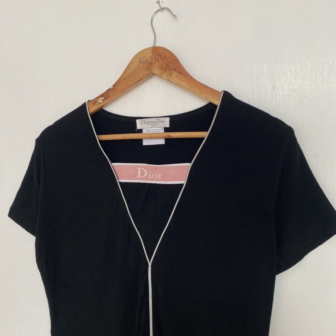 Christian Dior tops (Category: Shirts) located in Bislig. Submitted by jeloy_13 (Listing ID 1462079210, Image 2). Description: Dimes 17x23 Medium Good as new No issue.