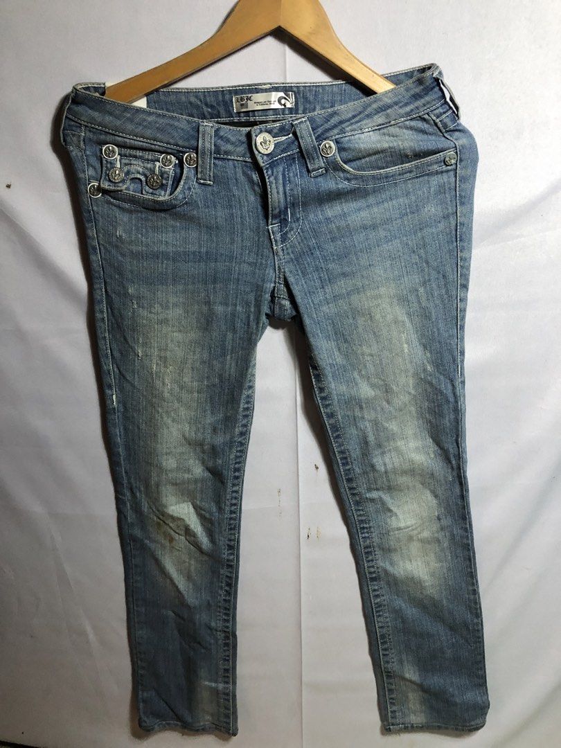 Chrome jeans (Category: Jeans) located in Cagayan de Oro. Submitted by kennymiiiiii (Listing ID 1462087221, Image 1). Description: 28*36 No issue Need wash C35.