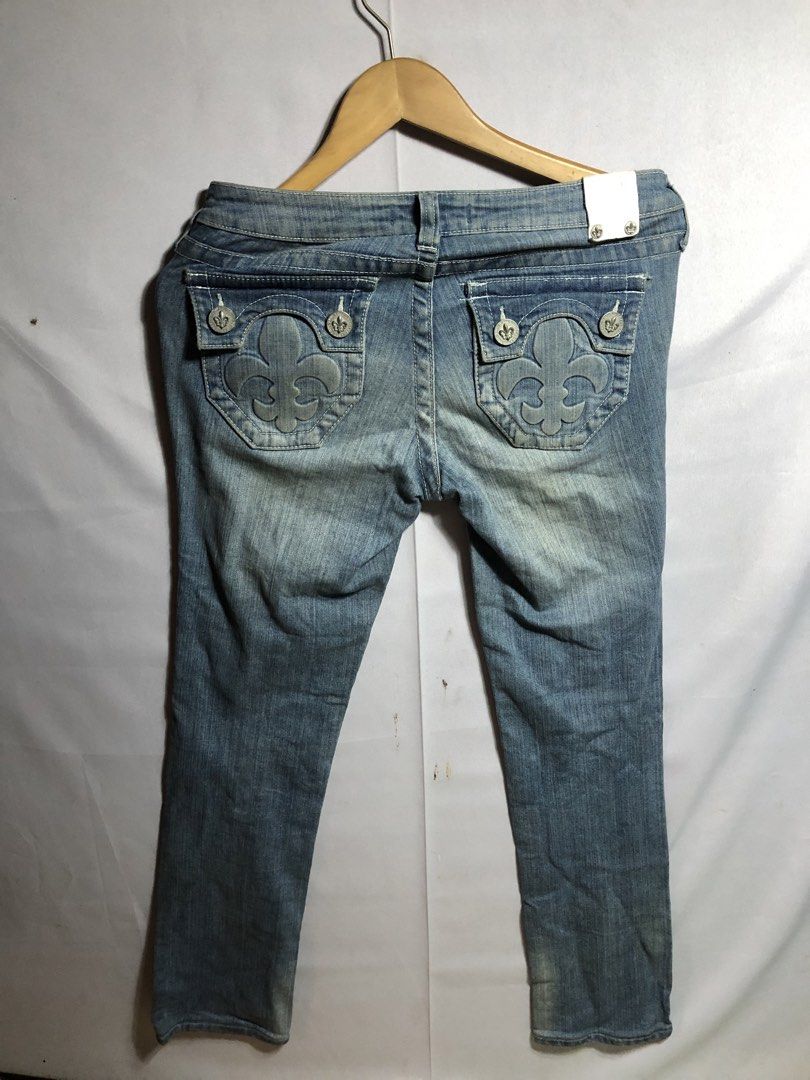 Chrome jeans (Category: Jeans) located in Cagayan de Oro. Submitted by kennymiiiiii (Listing ID 1462087221, Image 2). Description: 28*36 No issue Need wash C35.