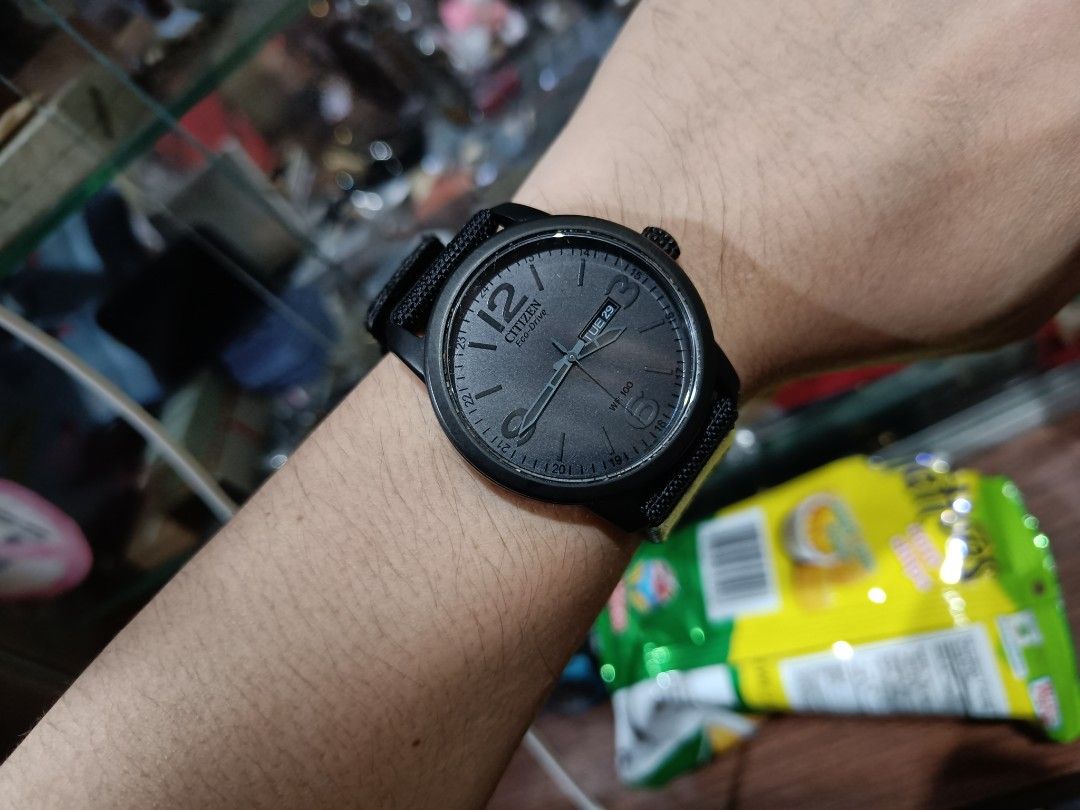 Citizen Eco Drive black watch (Category: Men's Watches) located in Taguig. Submitted by ashicollection (Listing ID 1462146105, Image 3). Description: Please read! For sure buyer only! NO COD/COP No reservation The items will be sold to the first payer w/o prior notice. Verbal reservations are not acceptable. Note: All items are vintage. Please manage your expectations accordingly. G cash payment. Shipping via Lalamove Metro Manila. For province: 