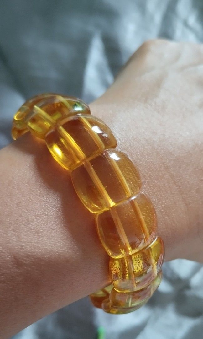 Citrine crystal/ gems bracelet (Category: Luxury Accessories) located in Manila. Submitted by ztylish2018 (Listing ID 1462111820, Image 2). Description: Should be worn on the left wrist to receive abundance, energy, and inner clarity, or on the right wrist to project confidence and manifest outward goal Location : Makati Payment: Gcash.