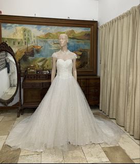 (Category: ) located in . Submitted by fashionlibraryph (Listing ID 1462145896, Image 1). Description: .