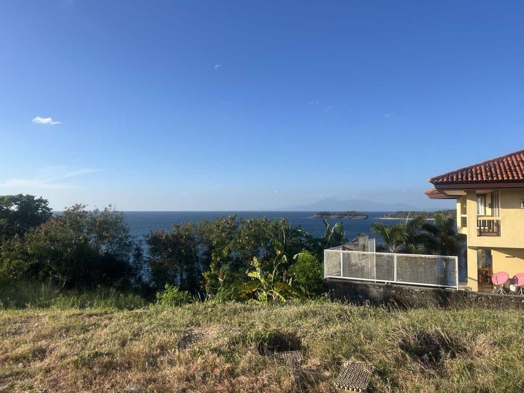 Cliff lot with awesome sea view (Category: Lot) located in Manila. Submitted by rosalitar.legarda (Listing ID 1462134327, Image 1). Description: Lot area: 837 sqm along Fuego Drive on a cul de sac at Sea view lane Dtive w grea sea view at PHP160,000.00/ sqm Php133,920,000.00 Not direct 6. B 35 L15 630 sqm with panoramic sea view/ upslope lot 100k/ sqm Php63,000,000.00 .