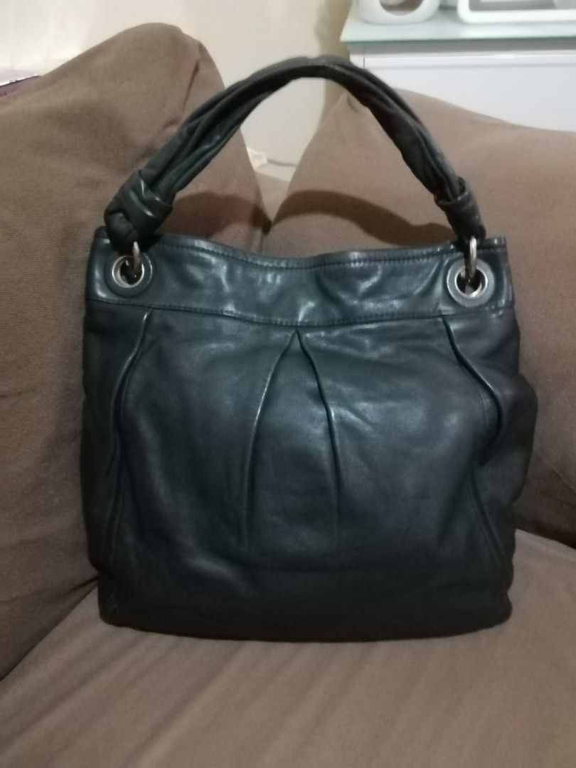 COACH authentic hobo xl bag (Category: Shoulder Bags) located in Manila. Submitted by momsluxes (Listing ID 1462073287, Image 2). Description: • authentic • preowned • no refund,no return, no exchange • please manage your expectations and please evaluate posted photos before buying....