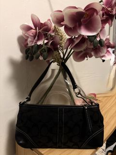 (Category: ) located in . Submitted by chic_coach (Listing ID 1462140182, Image 1). Description: .