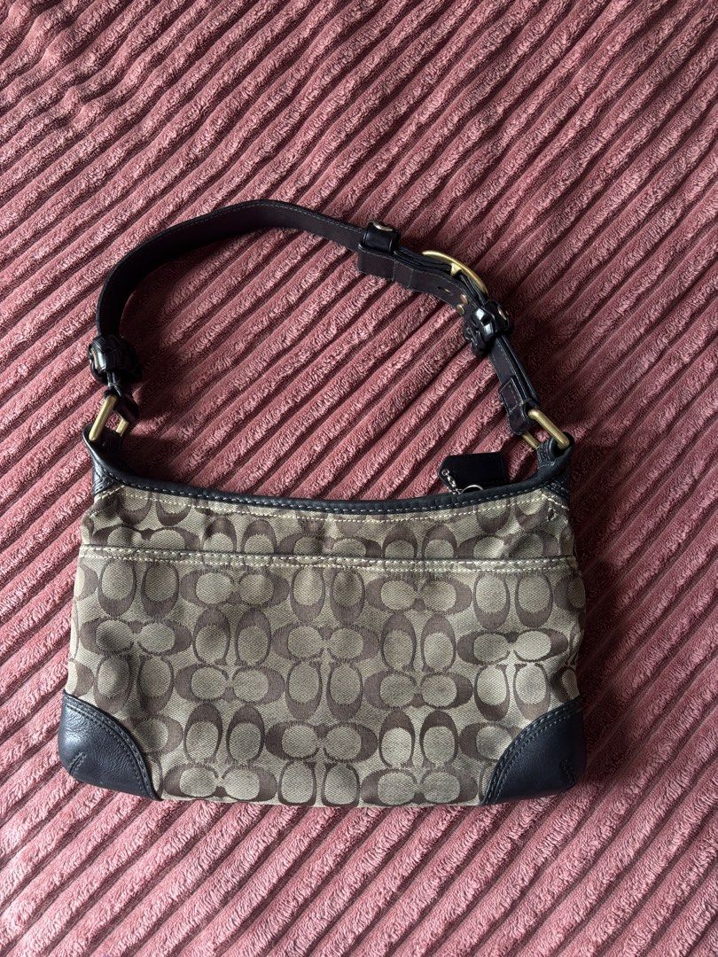 Coach Bleeker (Category: Shoulder Bags) located in Manila. Submitted by daintydeinsy (Listing ID 1462204947, Image 1). Description: ‼️ strictly payment first ‼️ issue/s: slight stain inside and small runs at the back of the bag. need lang din po linisin. price is nego 📍malate, manila can ship thru jnt/lalamove shouldered by the buyer .