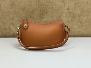 (Category: ) located in . Submitted by luxury_galeries (Listing ID 1462065767, Image 1). Description: .