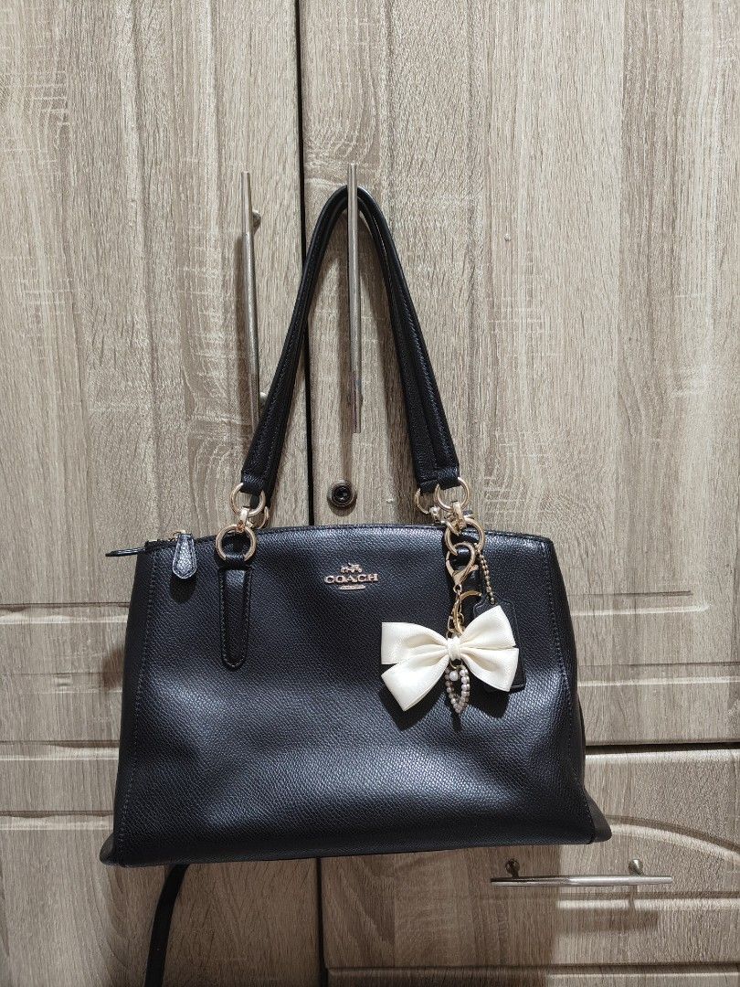 Coach Christie Cary-All (Category: Luxury Bags & Wallets) located in Taguig. Submitted by eunice.bags (Listing ID 1462049546, Image 1). Description: Letting go of my baby. in Pristine condition Medium Size Give her a new home🥰.