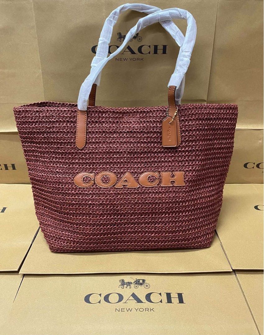 Coach City Tote Woven Straw (Category: Shoulder Bags) located in Binan City. Submitted by pinkykeenshop (Listing ID 1462158695, Image 1). Description: .