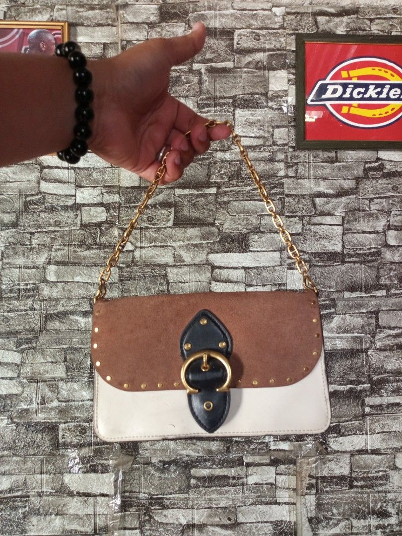 coach kili kili bag (Category: Luxury Bags & Wallets) located in Cavite. Submitted by goodluckythrifty (Listing ID 1460008412, Image 1). Description: .