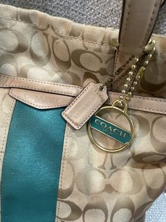 (Category: ) located in . Submitted by shoppeekaboo (Listing ID 1462106045, Image 1). Description: .