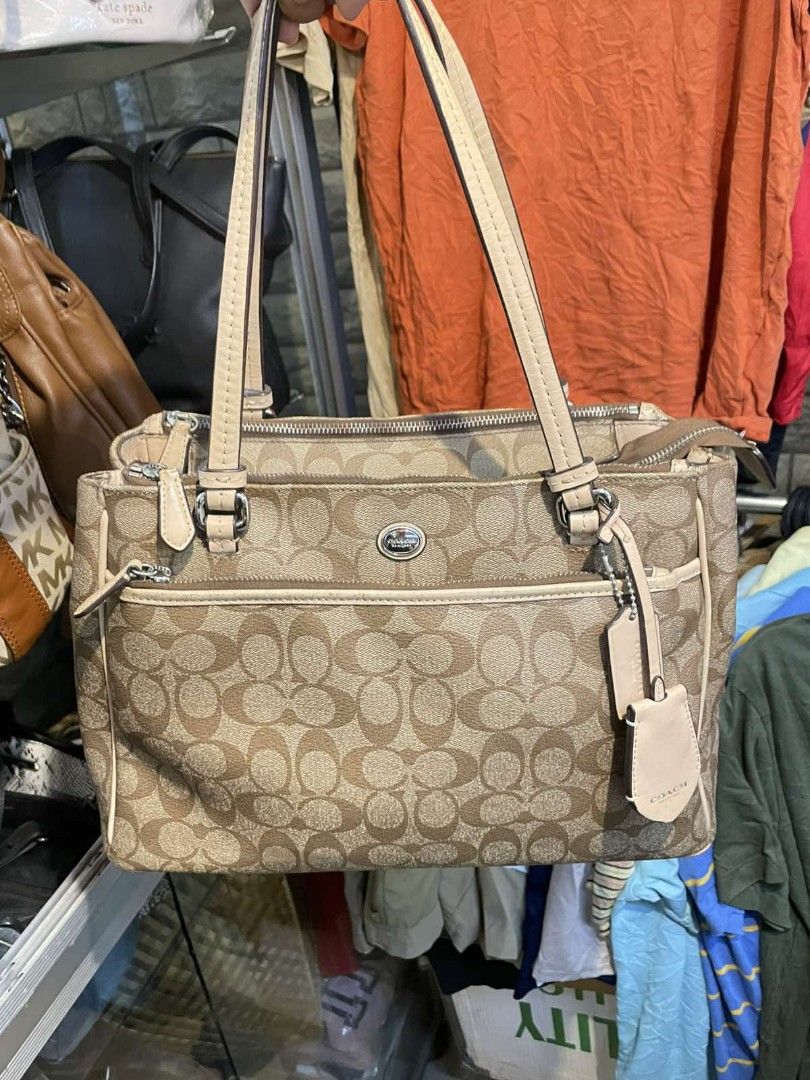 COACH PEYTON SIGNATURE JORDAN DOUBLE ZIP CARRYALL (Category: Shoulder Bags) located in Marikina City. Submitted by doobiethrift (Listing ID 1462233237, Image 1). Description: Length 13.75 Height 9.0 Depth 6.0 Handle Drop 8.25 Super minimal stains inside the bag No major issue.