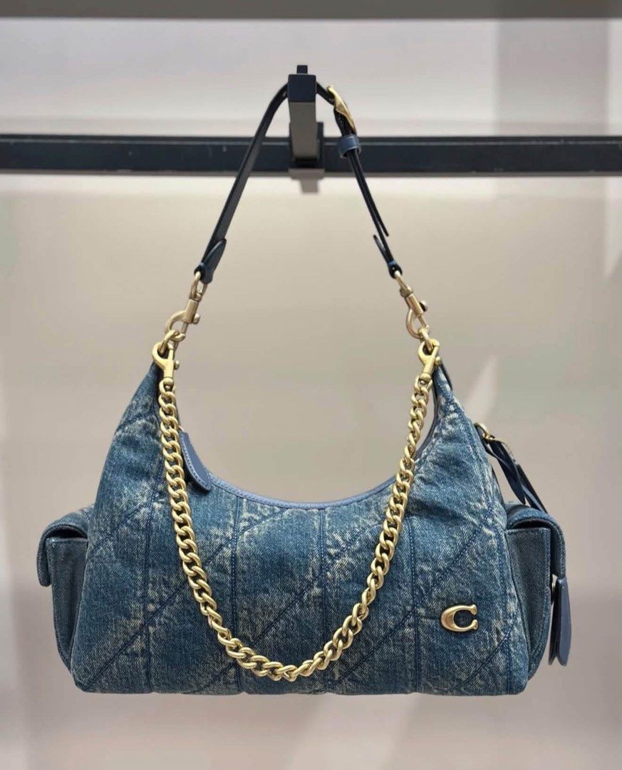 Coach Pocket Juliet 30 (Category: Shoulder Bags) located in Binan City. Submitted by pinkykeenshop (Listing ID 1462161095, Image 1). Description: .