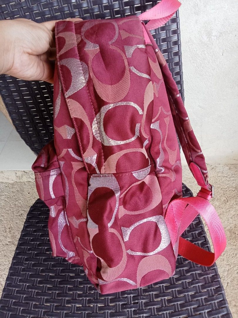 COACH SIGNATURE C BACPACK BURGUNDY (Category: Backpacks) located in Vinzons. Submitted by gracecollectionsph09 (Listing ID 1462109534, Image 3). Description: GOOD CONDITION SIGN OF USAGE MERON SINCE THIS IS PRELOVED PAYMENT FIRST BICOL LOCATION.