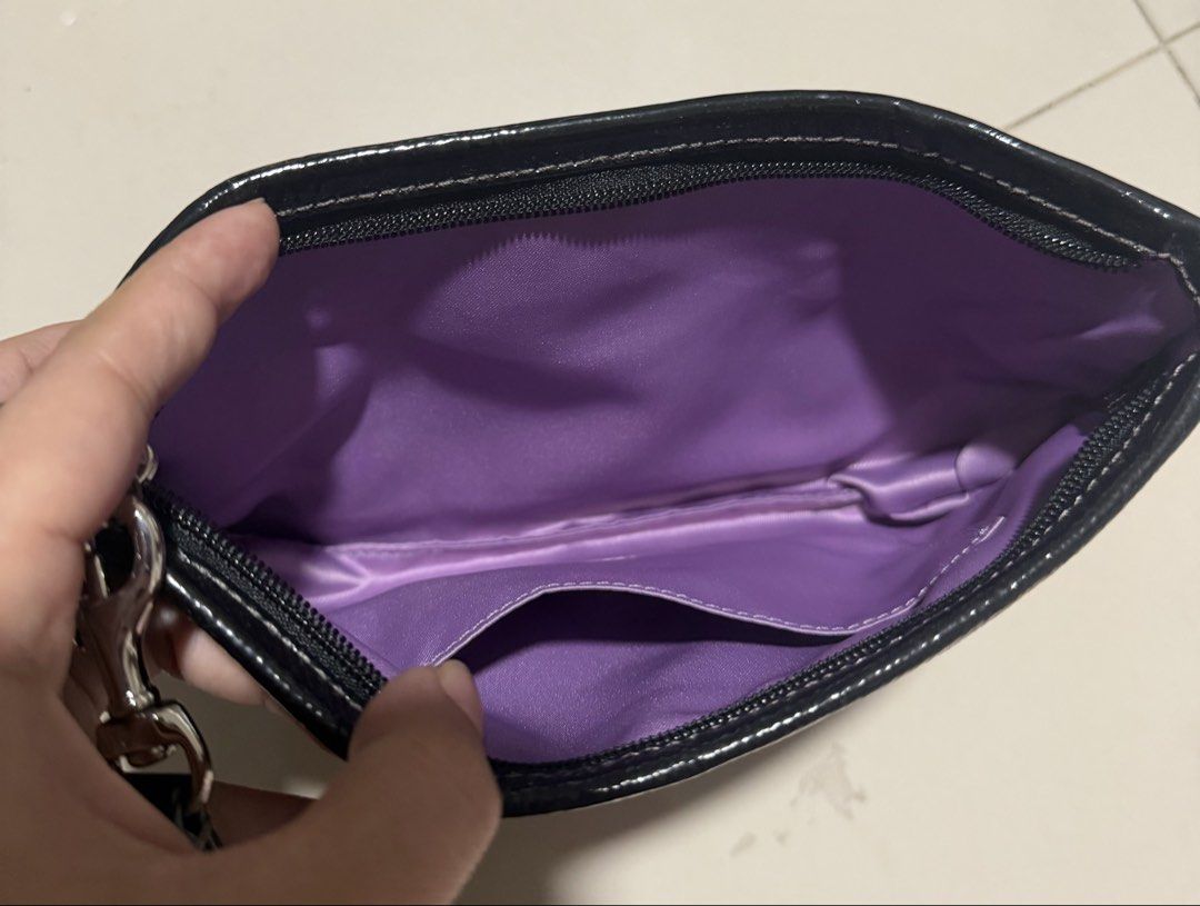 coach wristlet (Category: Clutches) located in Quezon City. Submitted by mariamaharba7798 (Listing ID 1462104800, Image 3). Description: .